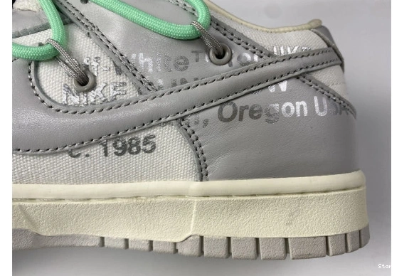 DM1602-114 Nike 4 Lot Low Dunk O-W 0205